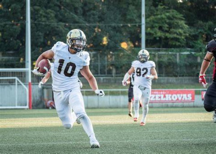 帝京大学アメフト部「グラディエーター」の挑戦と成長の軌跡